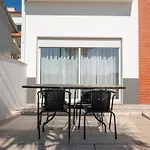 8 Rodrigues Family House - With Patio וילה