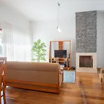 8 Rodrigues Family House - With Patio וילה
