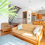 וילה 8 Rodrigues Family House - With Patio