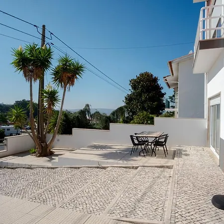 8 Rodrigues Family House - With Patio Villa *