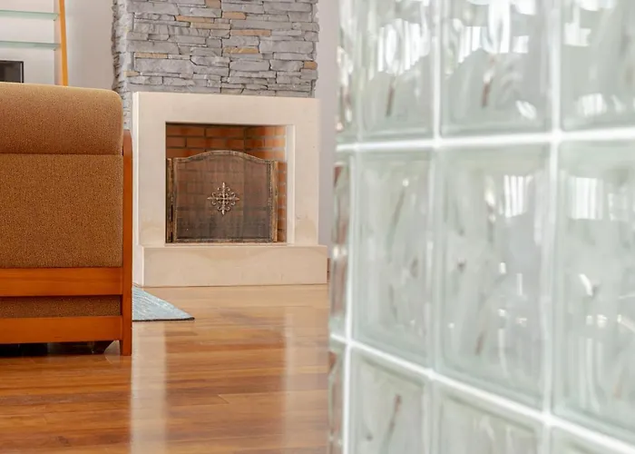 8 Rodrigues Family House - With Patio Villa Nazare