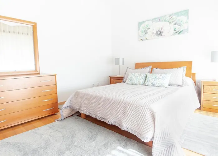 8 Rodrigues Family House - With Patio Villa