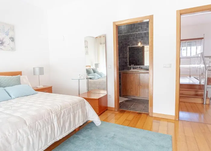 8 Rodrigues Family House - With Patio Villa Nazare