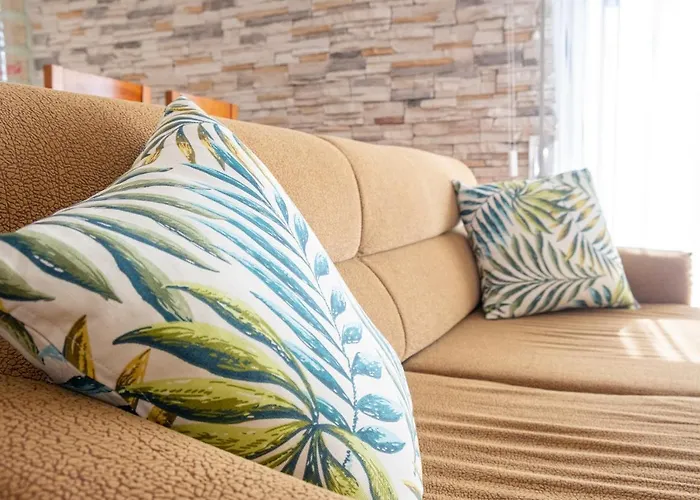 8 Rodrigues Family House - With Patio