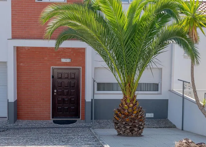 Villa 8 Rodrigues Family House - With Patio Nazare