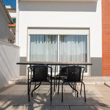 8 Rodrigues Family House - With Patio Vila