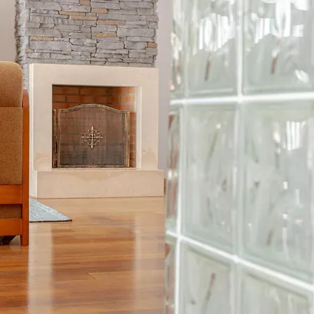 8 Rodrigues Family House - With Patio Villa Nazaré