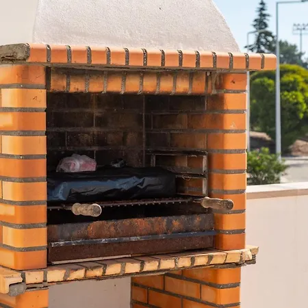 8 Rodrigues Family House - With Patio