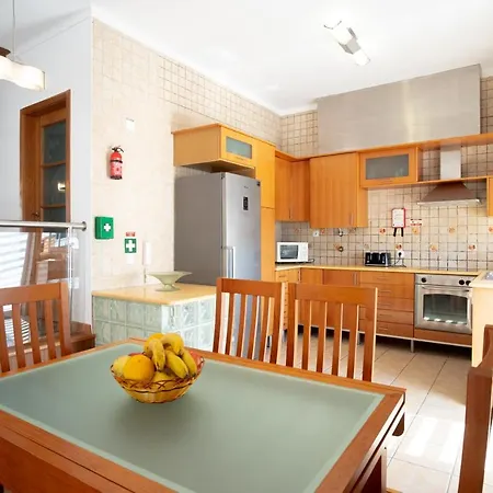 8 Rodrigues Family House - With Patio * Nazare