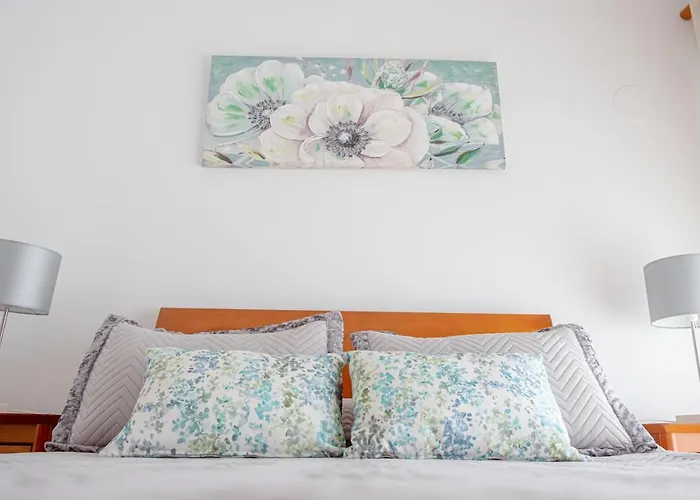 8 Rodrigues Family House - With Patio Villa